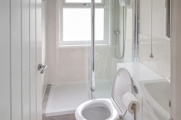 2 Bed Silver Bungalow sleeps 4 - St Ives Holiday Village, Lelant, St Ives