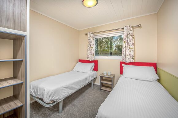 SI 2 Bed Silver Chalet sleeps 4 - St Ives Holiday Village, Lelant, St Ives