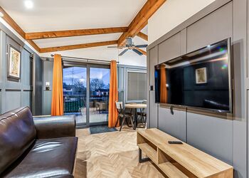 Ettington Lodge Premier - Stratford Upon Avon Lodge Retreat, Snitterfield, Stratford Upon Avon