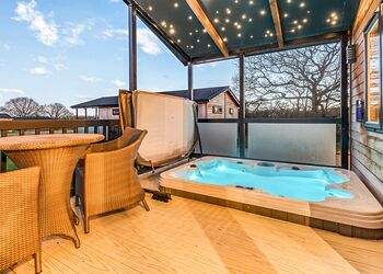 Ettington Lodge Premier - Stratford Upon Avon Lodge Retreat, Snitterfield, Stratford Upon Avon