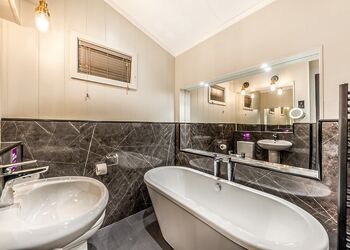 Ettington Lodge Premier - Stratford Upon Avon Lodge Retreat, Snitterfield, Stratford Upon Avon