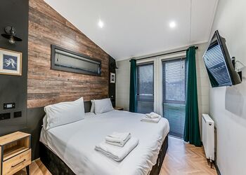 Claverdon Lodge Premier - Stratford Upon Avon Lodge Retreat, Snitterfield, Stratford Upon Avon