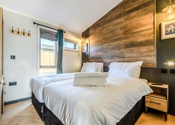 Oxhill Lodge Premier - Stratford Upon Avon Lodge Retreat, Snitterfield, Stratford Upon Avon