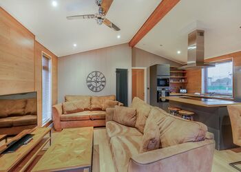 Wilmcote Lodge Premier - Stratford Upon Avon Lodge Retreat, Snitterfield, Stratford Upon Avon