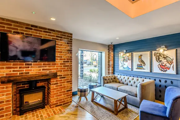 Stratford Upon Avon Lodge Retreat, Snitterfield, Stratford Upon Avon