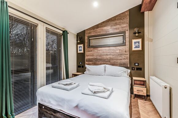 Ettington Lodge Premier - Stratford Upon Avon Lodge Retreat, Snitterfield, Stratford Upon Avon