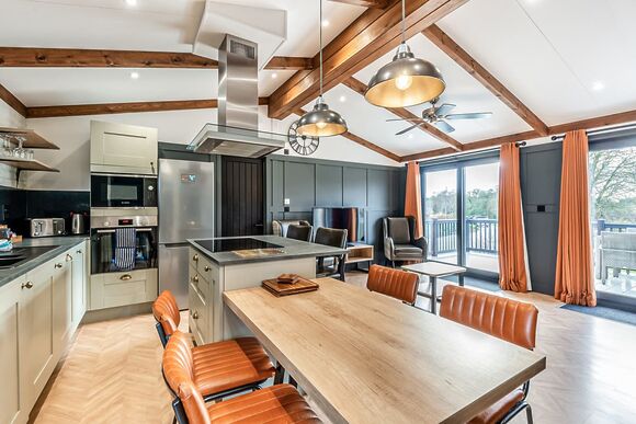 Claverdon Lodge - Stratford Upon Avon Lodge Retreat, Snitterfield, Stratford Upon Avon