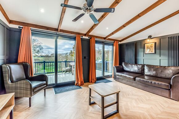 Claverdon Lodge - Stratford Upon Avon Lodge Retreat, Snitterfield, Stratford Upon Avon