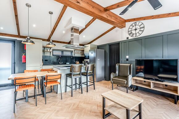 Claverdon Lodge - Stratford Upon Avon Lodge Retreat, Snitterfield, Stratford Upon Avon