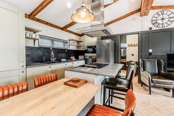 Claverdon Lodge - Stratford Upon Avon Lodge Retreat, Snitterfield, Stratford Upon Avon