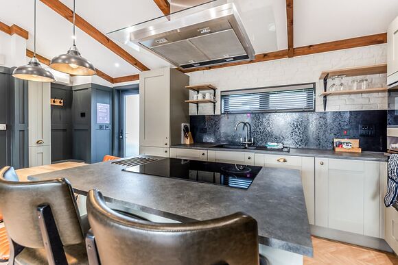 Claverdon Lodge - Stratford Upon Avon Lodge Retreat, Snitterfield, Stratford Upon Avon