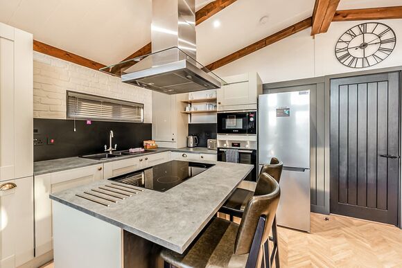 Oxhill Lodge - Stratford Upon Avon Lodge Retreat, Snitterfield, Stratford Upon Avon