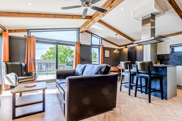 Oxhill Lodge Premier - Stratford Upon Avon Lodge Retreat, Snitterfield, Stratford Upon Avon