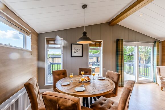 Loxley Lodge - Stratford Upon Avon Lodge Retreat, Snitterfield, Stratford Upon Avon