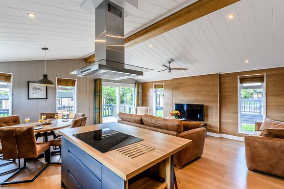 Loxley Lodge - Stratford Upon Avon Lodge Retreat, Snitterfield, Stratford Upon Avon