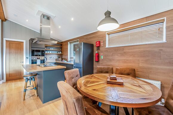 Loxley Lodge Premier - Stratford Upon Avon Lodge Retreat, Snitterfield, Stratford Upon Avon