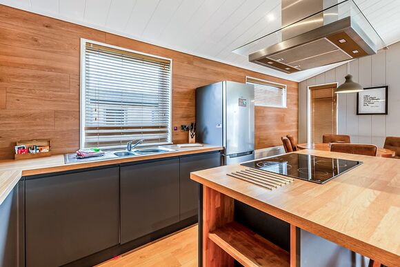 Loxley Lodge Premier - Stratford Upon Avon Lodge Retreat, Snitterfield, Stratford Upon Avon