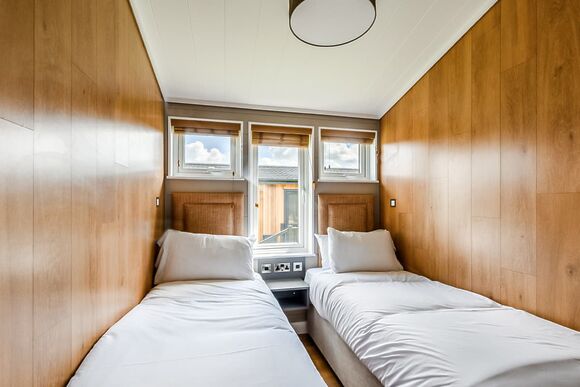 Wilmcote Lodge - Stratford Upon Avon Lodge Retreat, Snitterfield, Stratford Upon Avon