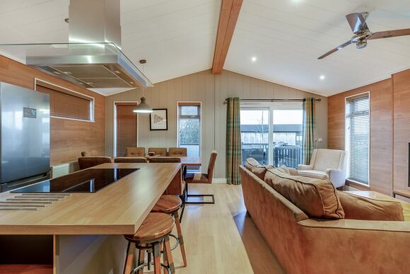 Wilmcote Lodge Premier - Stratford Upon Avon Lodge Retreat, Snitterfield, Stratford Upon Avon