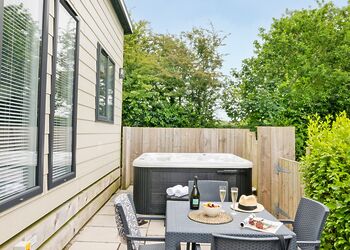 Elite Spa Lodge - St Mabyn Lodge Escape, Padstow