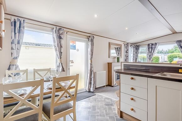 Gold Caravan 6 with parking & decking P, Gold Caravan with parking & decking - St Minver, Rock