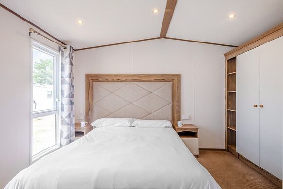 Gold 2 Caravan with parking, ensuite & decking - St Minver, Rock