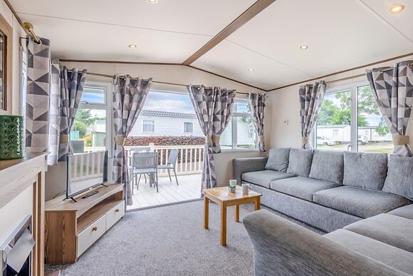 Gold Caravan 6 with parking, ensuite & decking P, Gold 2 Caravan with parking, ensuite & decking - St Minver, Rock