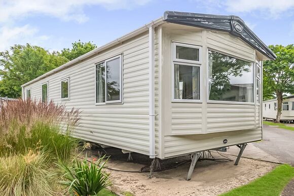 Gold 3 Caravan with parking, ensuite & decking - St Minver, Rock