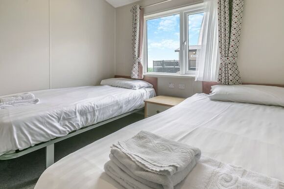 Deluxe 3 Lodge with parking, ensuite & decking - St Minver, Rock