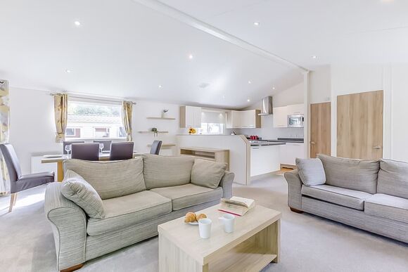 Prestige Lodge 6 with parking, ensuite & decking P, Prestige Lodge with parking, ensuite & decking - St Minver, Rock
