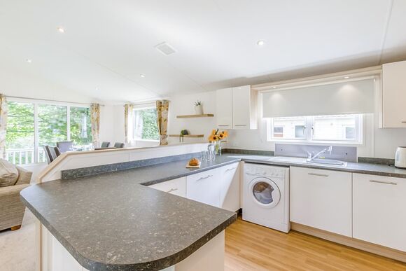 Prestige Lodge 6 with parking, ensuite & decking P, Prestige Lodge with parking, ensuite & decking - St Minver, Rock