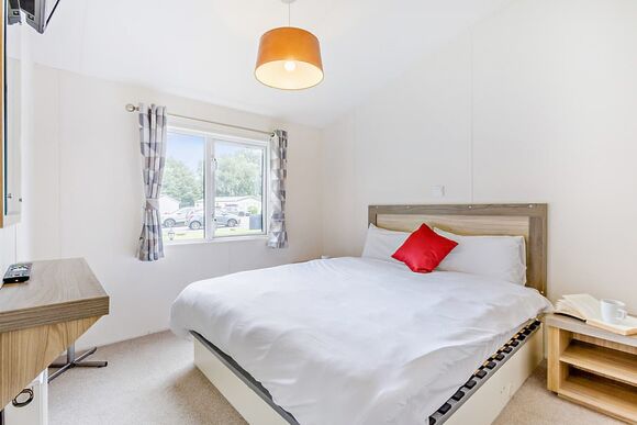 Prestige Lodge with parking, ensuite & decking, Prestige Lodge 6 with parking, ensuite & decking P - St Minver, Rock