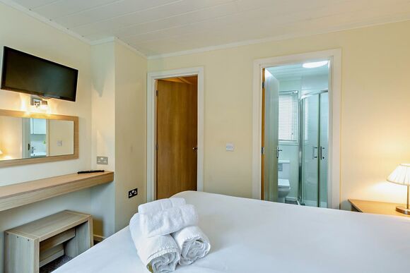 Superior Lodge with ensuite & decking - St Minver, Rock