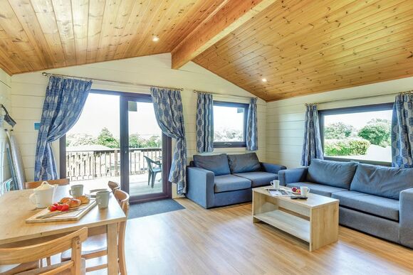 Superior 2 Lodge with ensuite & decking - St Minver, Rock