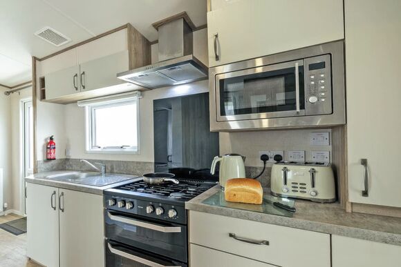 Gold Accessible with parking - St Minver, Rock