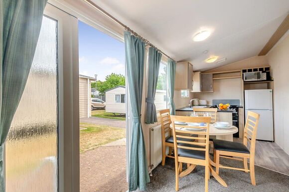 Bronze Premium 2 Bedroom Caravan, Sleeps 6. - St Minver, Rock