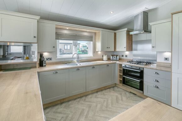 Deluxe Lodge with ensuite & decking, Deluxe Lodge with ensuite & decking P, Deluxe Lodge with ensuite & decking - St Minver, Rock
