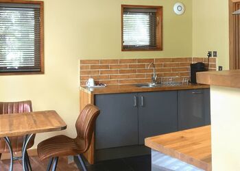 Golden Oak Hideaway Lochside 1 - Strathyre Lodges, Callander, Stirlingshire