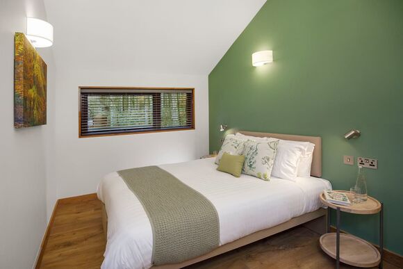 Golden Oak Lochside 1 (Pet) - Strathyre Lodges, Callander, Stirlingshire