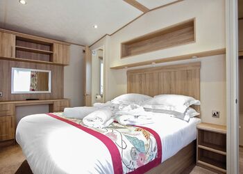 Wadebridge Premier 2 - Piran Meadows Resort, Newquay