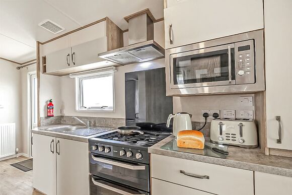 Gold 2 Bedroom Caravan, Sleeps 5 Accessible. With dedicated parking. - Sundrum Castle, Ayr, Ayrshire and Arran