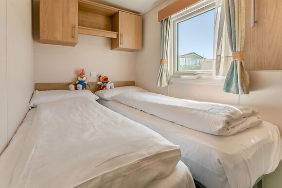 Gold Caravan with parking & decking P, Gold Caravan with parking & decking, Gold 2  Caravan slps 6  parking, decking - Sundrum Castle, Ayr, Ayrshire and Arran