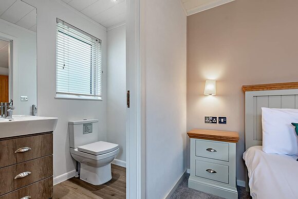 Deluxe 3 Lodge slps 8 ensuite and decking P - Sundrum Castle, Ayr, Ayrshire and Arran