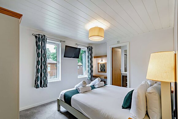 Deluxe 3 Lodge slps 8 ensuite and decking P - Sundrum Castle, Ayr, Ayrshire and Arran