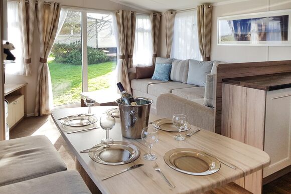 Palm 3 - Sunnyvale Holiday Park, Saundersfoot