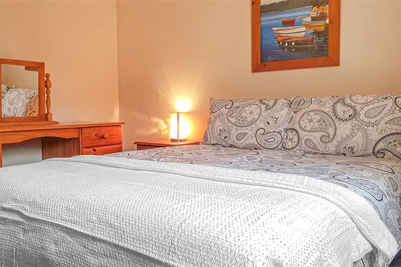 Valley Vineyard Vale - Sunnyvale Holiday Park, Saundersfoot