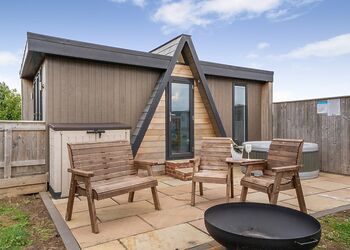 The Ayton - South View Retreat , Great Busby