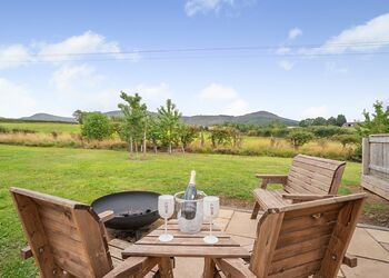 The Ayton - South View Retreat , Great Busby