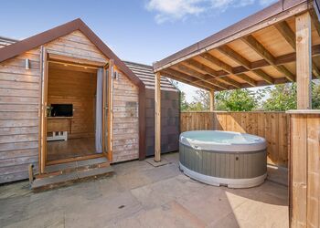 The Carlton - South View Retreat , Great Busby