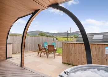 The Rosedale - South View Retreat , Great Busby